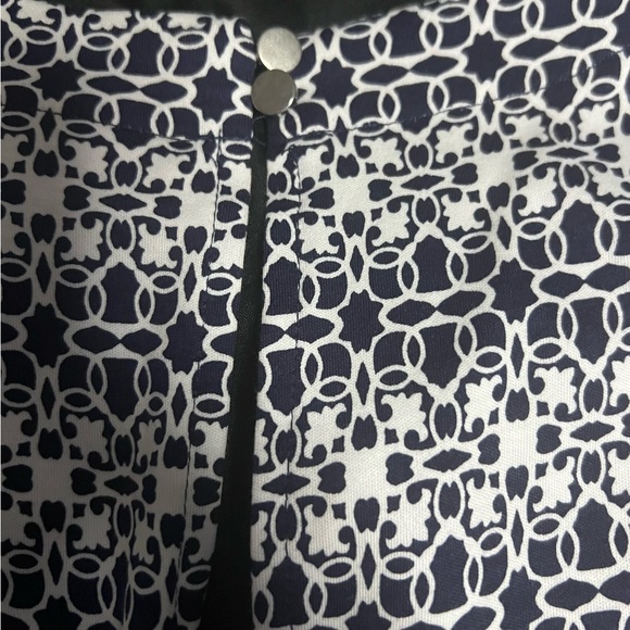 NWT Large Black and White New York & Company Drawstring Romper with pockets. - Picture 4 of 8